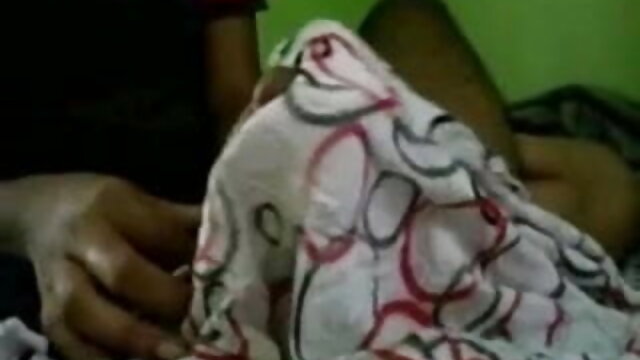 லிட்டில் கேசி கால்வர்ட் இடைவெளியில் டீன் ஆபாச தளங்கள்