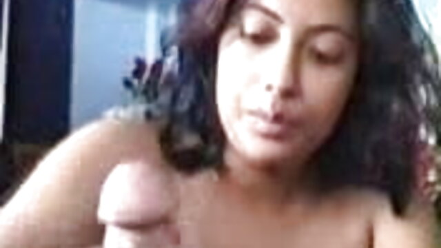 சிறிய சிறந்த அடியாக வேலை porn பொன்னிறம் கருப்பு படகோட்டி செல்கிறது
