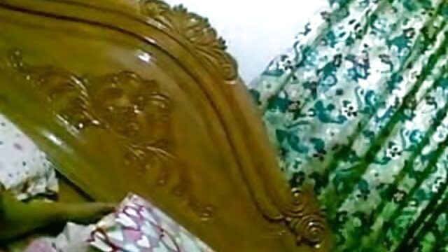 தணிக்கை சிறந்த உச்சரிப்பு செய்யப்படாத மடோனா!
