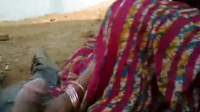 பல்வேறு பதட்டமான சூழ்நிலைகளில் ராஜினாமா செய்யப்பட்ட கவர்ச்சியான பொன்னிறத்தின் தர்க்கங்கள் BDSM நல்ல xxx, வீடியோ