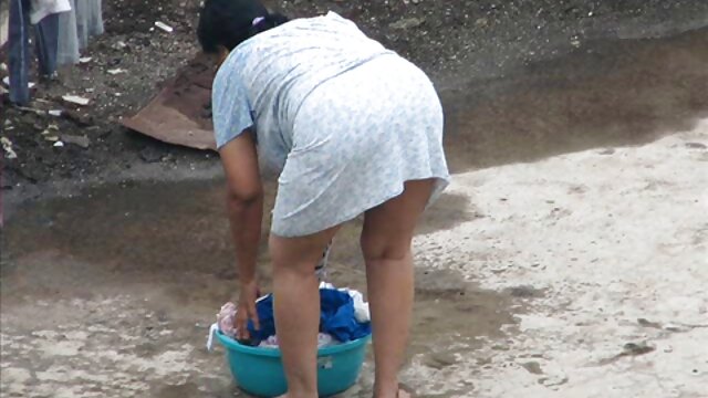 Blowjob மற்றும் rimjob கழுதை நக்கி மற்றும் வெளியில் படகோட்டி மேல் xxx