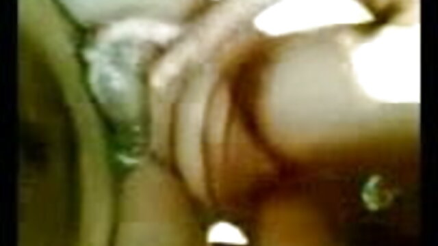 சூடான கூகர் ஷாண்டா ஃபாயே சிறந்த காதல் porn தனது கால்களை தேய்த்து புண்டை அடைத்துள்ளார்!