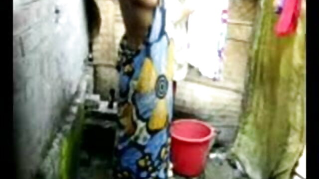 ஒரு குடும்ப சிறந்த இளம் ஆபாச பார்பிக்யூவின் ஜூலை 4 ஆம் தேதி தோழிகள் ரகசியமாக தூங்குகிறார்கள்! S5e12