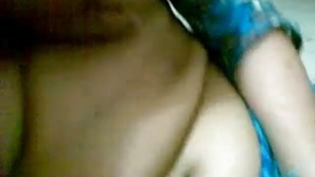 உள்ளாடைகளில் கம்ஷாட் மேல் xxx தளம்