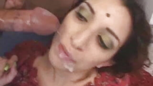 மில்ஃப் நிக்கி சிறந்த பொன்னிற ஆபாச கபோன் ஸ்டெப்சனைப் பிடிக்கிறார்