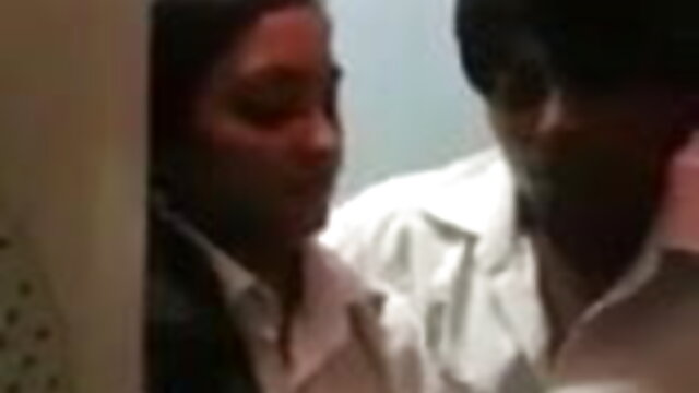 இல்லத்தரசி ஆலியா ஹடிட் தனது ஆபாச குழாய் பட்டியல் ஓட்டுநருக்கு ஒரு சிறப்பு உதவிக்குறிப்பைக் கொடுக்கிறார்