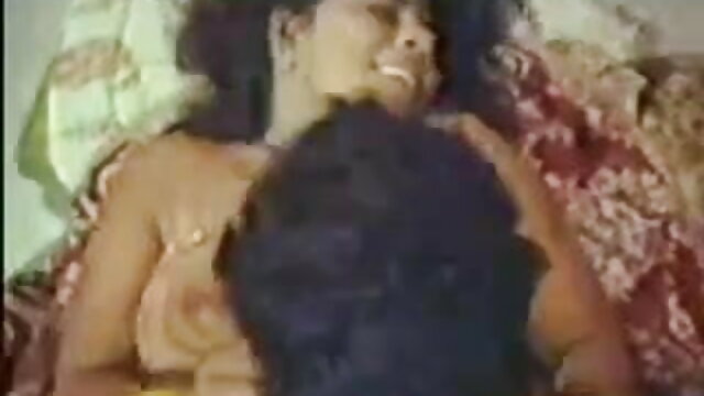 ஒரு பெரிய சேவல் மூலம் மிஸ் வாழைப்பழம் சிறந்த டீன் குத