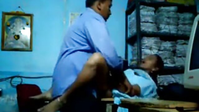 ஒரு மேல் xxx கணவனை திருப்திப்படுத்த முடியாததால், கறுக்கப்பட்ட ஒரு மனைவிக்கு பிபிசி தேவை