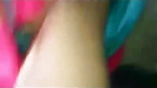 வெப்கேமில் பிரகாசிக்கும் குத ஹேண்ட்ஜாப் சிறந்த இந்திய ஆபாச hd