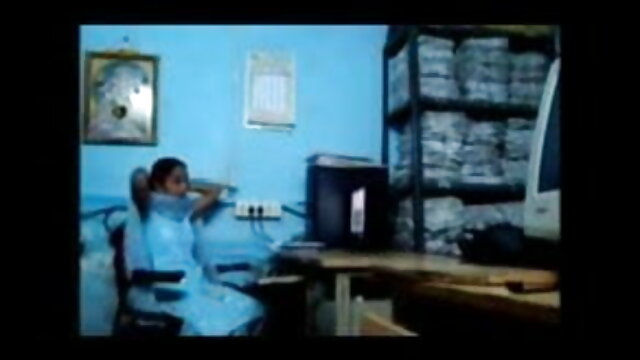 கரடுமுரடான லெஸ்பியன் மூன்றுபேர் நல்ல கருப்பு ஆபாச